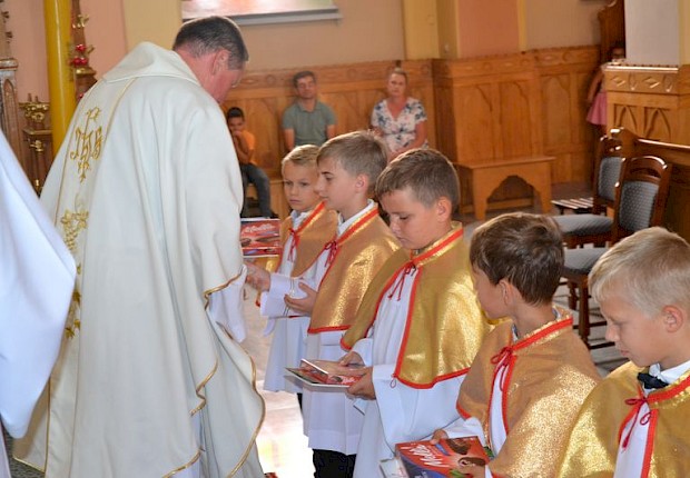 Przyjęcie do posługi ministranta