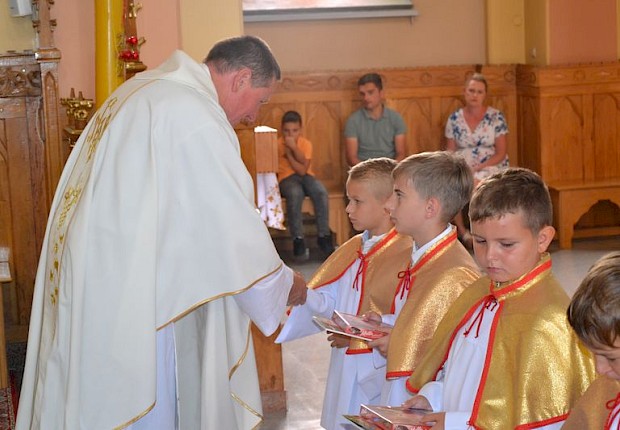 Przyjęcie do posługi ministranta