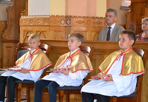 Przyjęcie do posługi ministranta