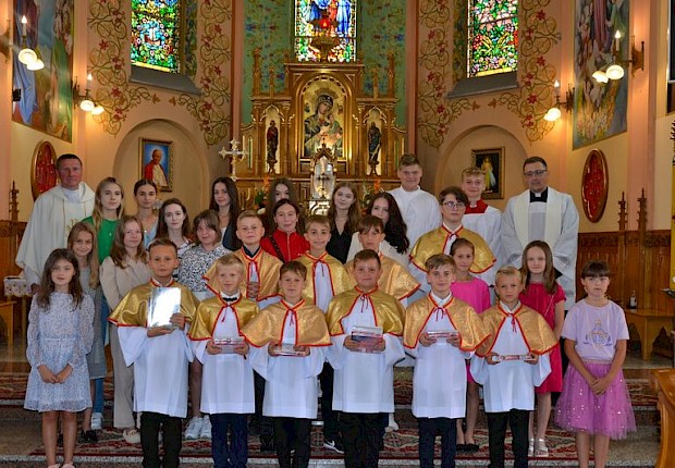 Przyjęcie do posługi ministranta