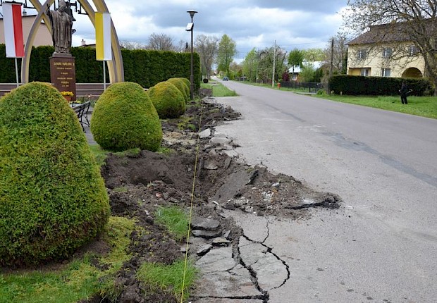 Ogrodzenie przy kościele parafialnym, cz.2