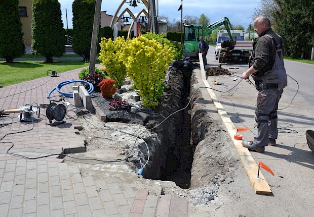 Ogrodzenie przy kościele parafialnym, cz.2