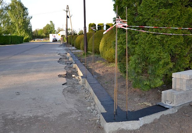 Ogrodzenie przy kościele parafialnym, cz.2