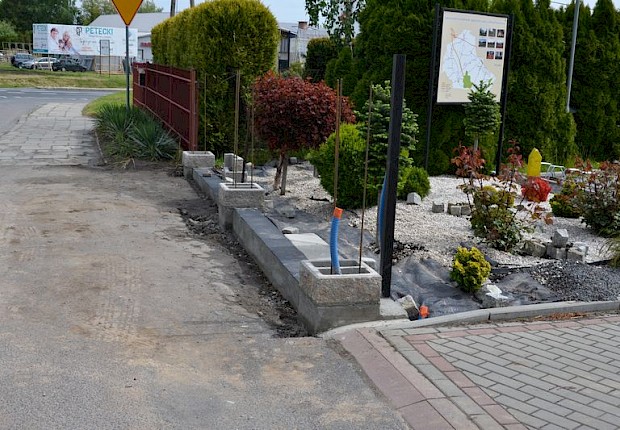 Ogrodzenie przy kościele parafialnym, cz.2