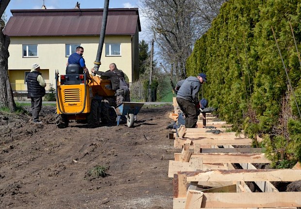 Ogrodzenie przy kościele parafialnym