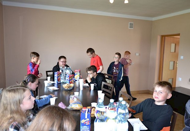 Dzień dziecka liturgicznej służby ołtarza