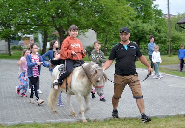 Dzień dziecka liturgicznej służby ołtarza