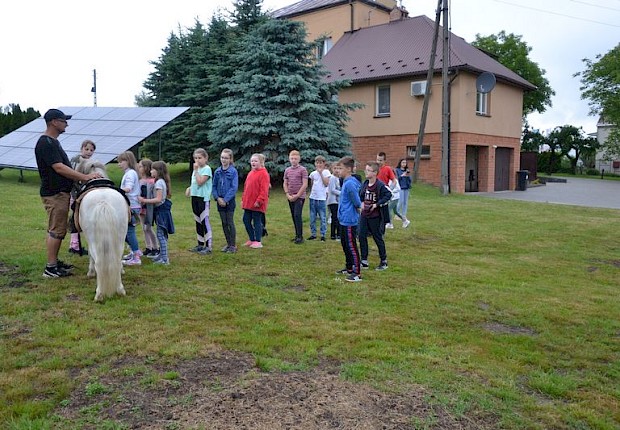 Dzień dziecka liturgicznej służby ołtarza