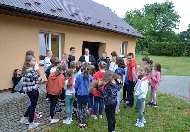Dzień dziecka liturgicznej służby ołtarza
