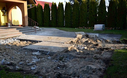 Prace przy kościele w Ożańsku (II etap)
