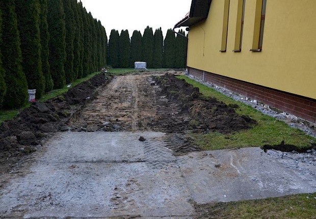 Prace przy kościele w Ożańsku (II etap)