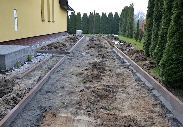Prace przy kościele w Ożańsku (II etap)