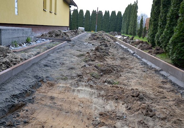 Prace przy kościele w Ożańsku (II etap)