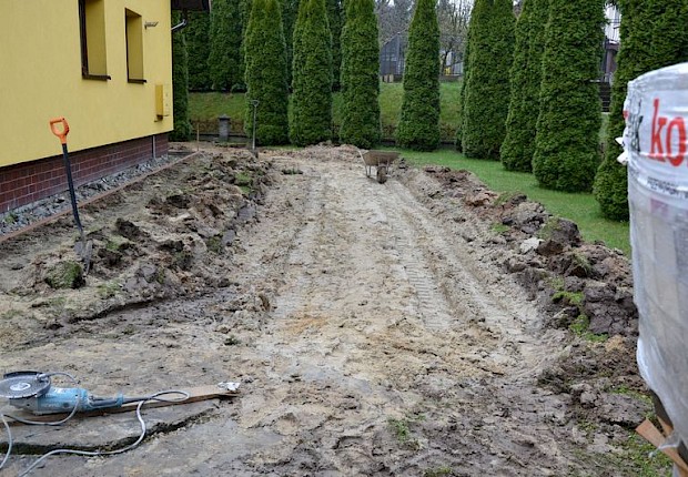 Prace przy kościele w Ożańsku (II etap)