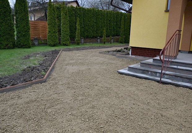 Prace przy kościele w Ożańsku (II etap)
