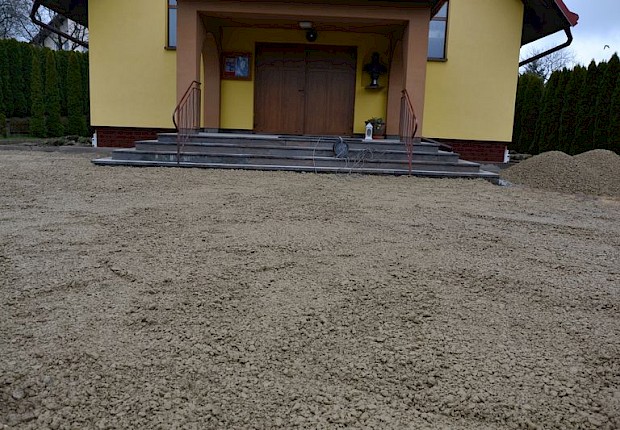 Prace przy kościele w Ożańsku (II etap)