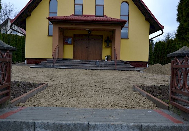 Prace przy kościele w Ożańsku (II etap)