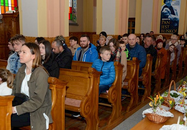 Wielka sobota - poświęcenie pokarm&oacute;w