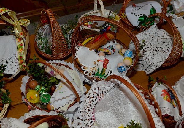Wielka sobota - poświęcenie pokarm&oacute;w