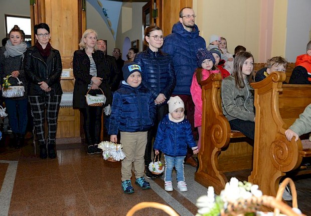 Wielka sobota - poświęcenie pokarm&oacute;w