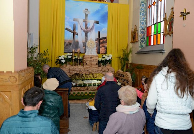 Wielka sobota - poświęcenie pokarm&oacute;w