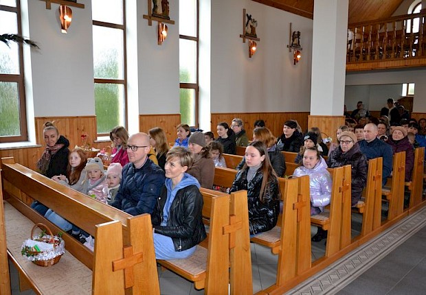 Wielka sobota - poświęcenie pokarm&oacute;w