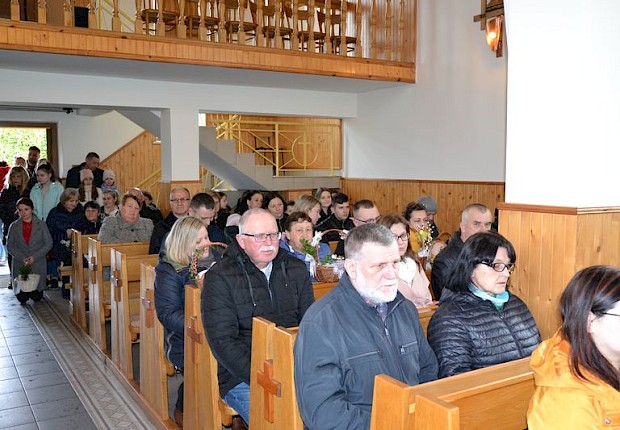 Wielka sobota - poświęcenie pokarm&oacute;w
