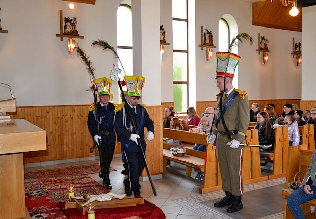 Wielka sobota - poświęcenie pokarm&oacute;w