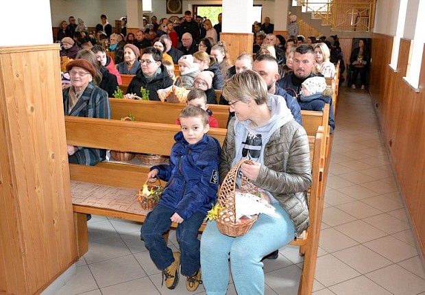 Wielka sobota - poświęcenie pokarm&oacute;w