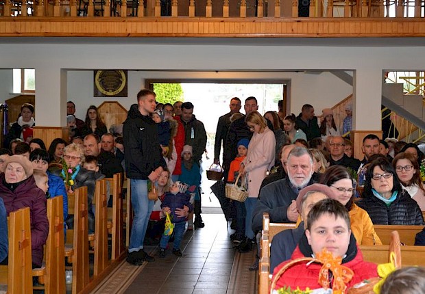 Wielka sobota - poświęcenie pokarm&oacute;w