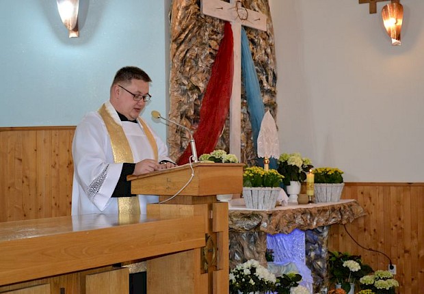 Wielka sobota - poświęcenie pokarm&oacute;w