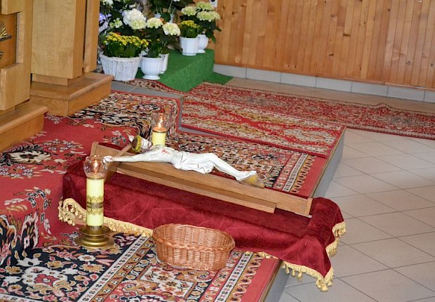 Wielka sobota - poświęcenie pokarm&oacute;w