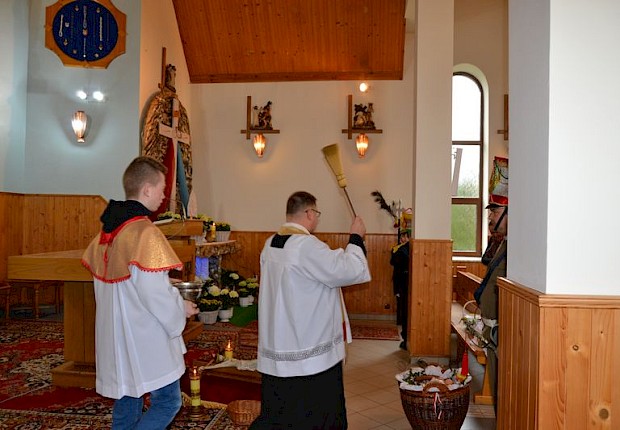 Wielka sobota - poświęcenie pokarm&oacute;w