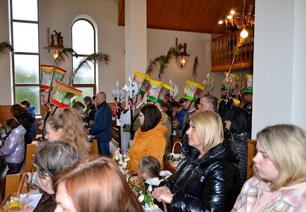 Wielka sobota - poświęcenie pokarm&oacute;w