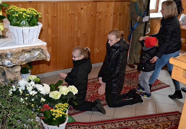 Wielka sobota - poświęcenie pokarm&oacute;w