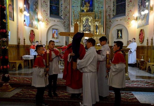 Liturgia Męki Pańskiej i adoracja