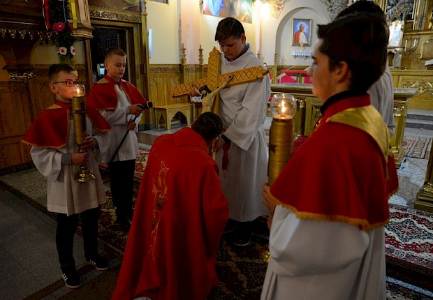 Liturgia Męki Pańskiej i adoracja