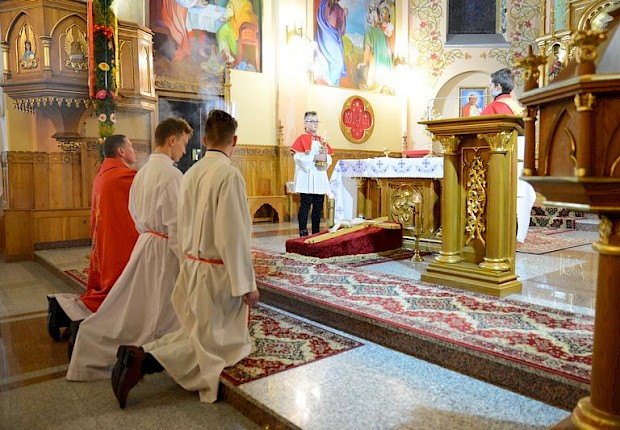 Liturgia Męki Pańskiej i adoracja
