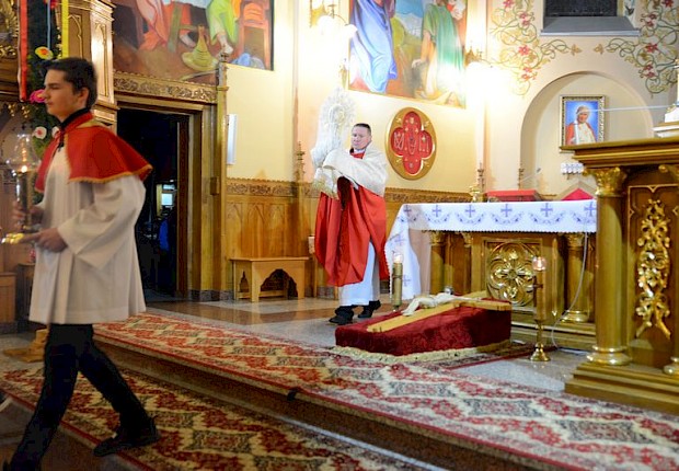Liturgia Męki Pańskiej i adoracja