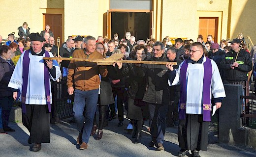 Parafialna droga krzyżowa