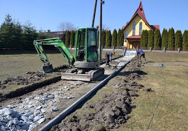 Prace przy kościele w Ożańsku (I etap)
