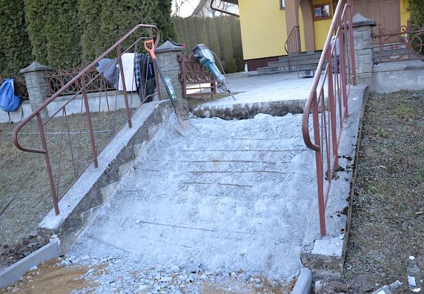 Prace przy kościele w Ożańsku (I etap)