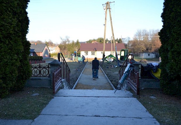 Prace przy kościele w Ożańsku (I etap)