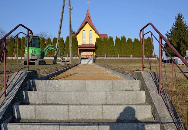 Prace przy kościele w Ożańsku (I etap)