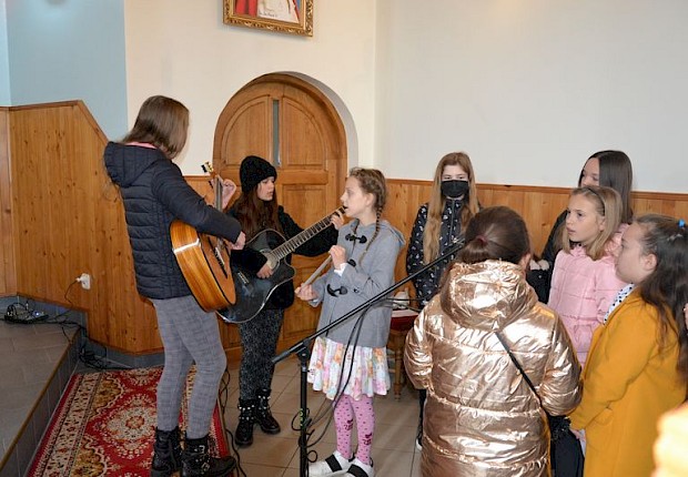 Obrzęd przyjęcia ministrant&oacute;w