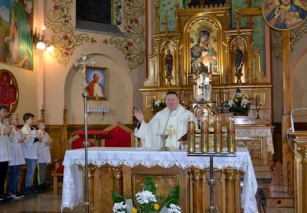 Przyjęcie do Ramu - nałożenie medalion&oacute;w