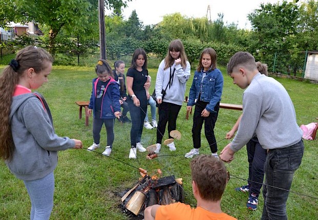 Dzień Dziecka dla liturgicznej służby ołtarza