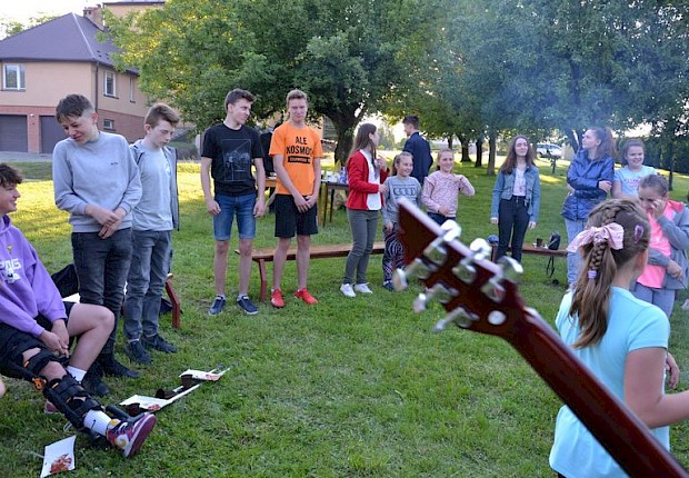 Dzień Dziecka dla liturgicznej służby ołtarza