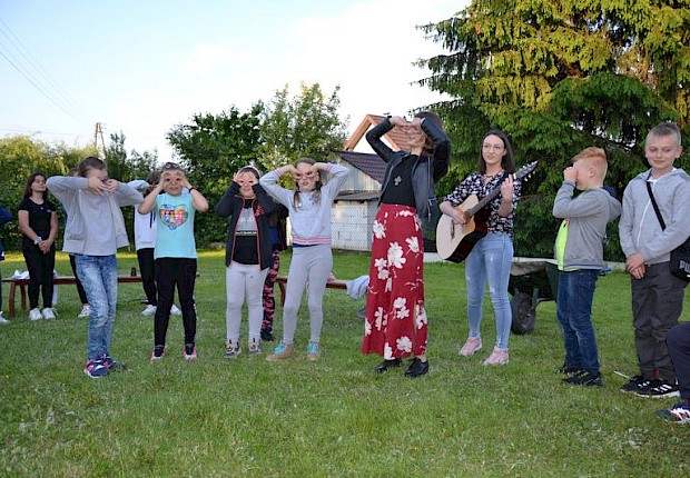 Dzień Dziecka dla liturgicznej służby ołtarza