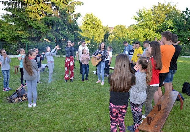 Dzień Dziecka dla liturgicznej służby ołtarza